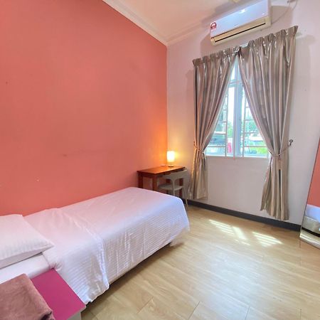 Besut Guesthouse Kampung Kuala Besut Exterior foto