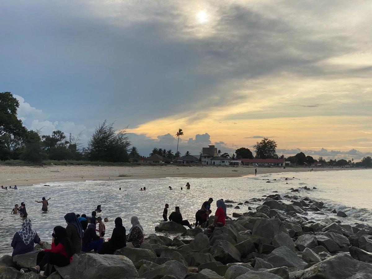 Besut Guesthouse Kampung Kuala Besut Exterior foto