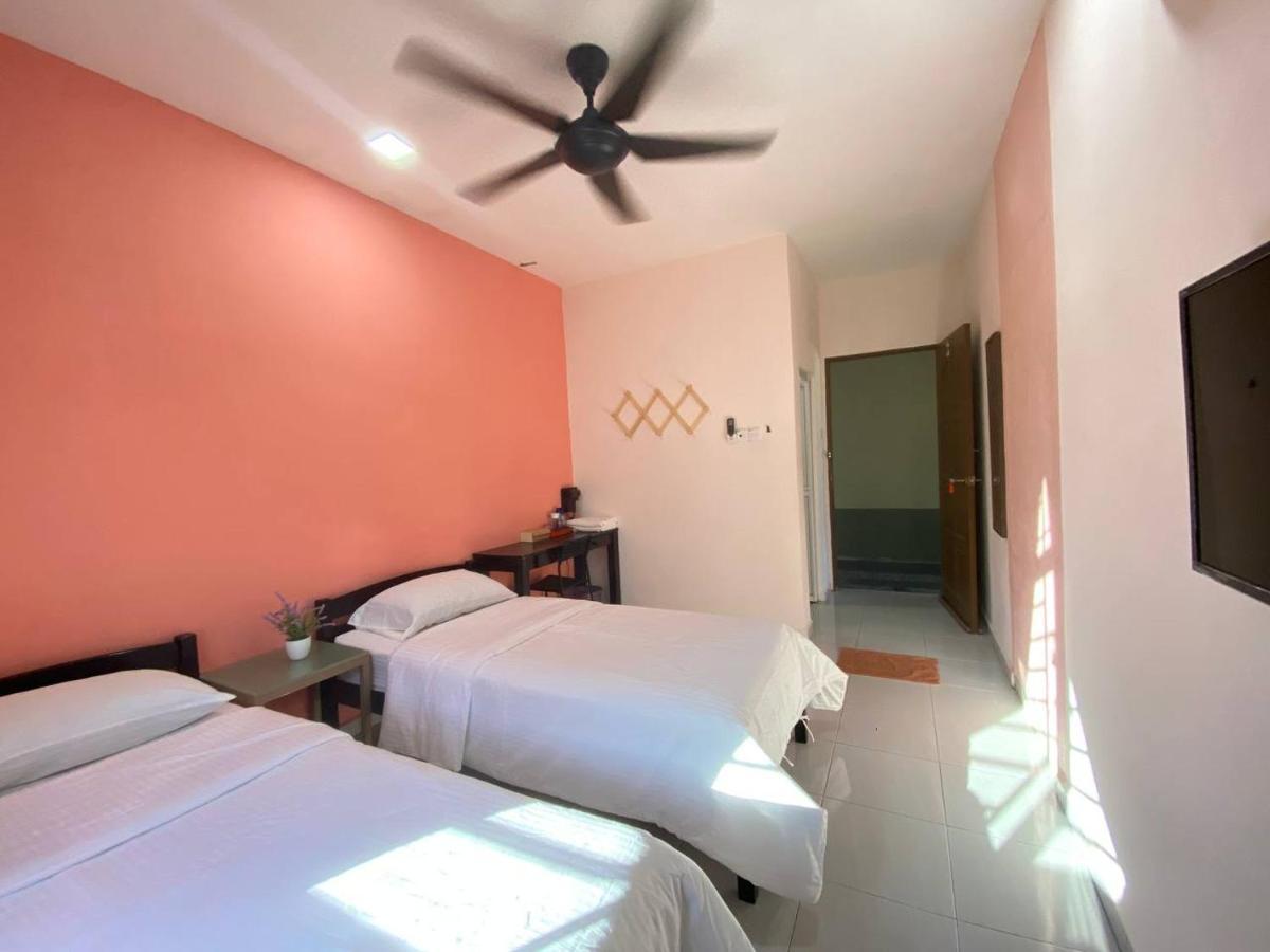 Besut Guesthouse Kampung Kuala Besut Exterior foto