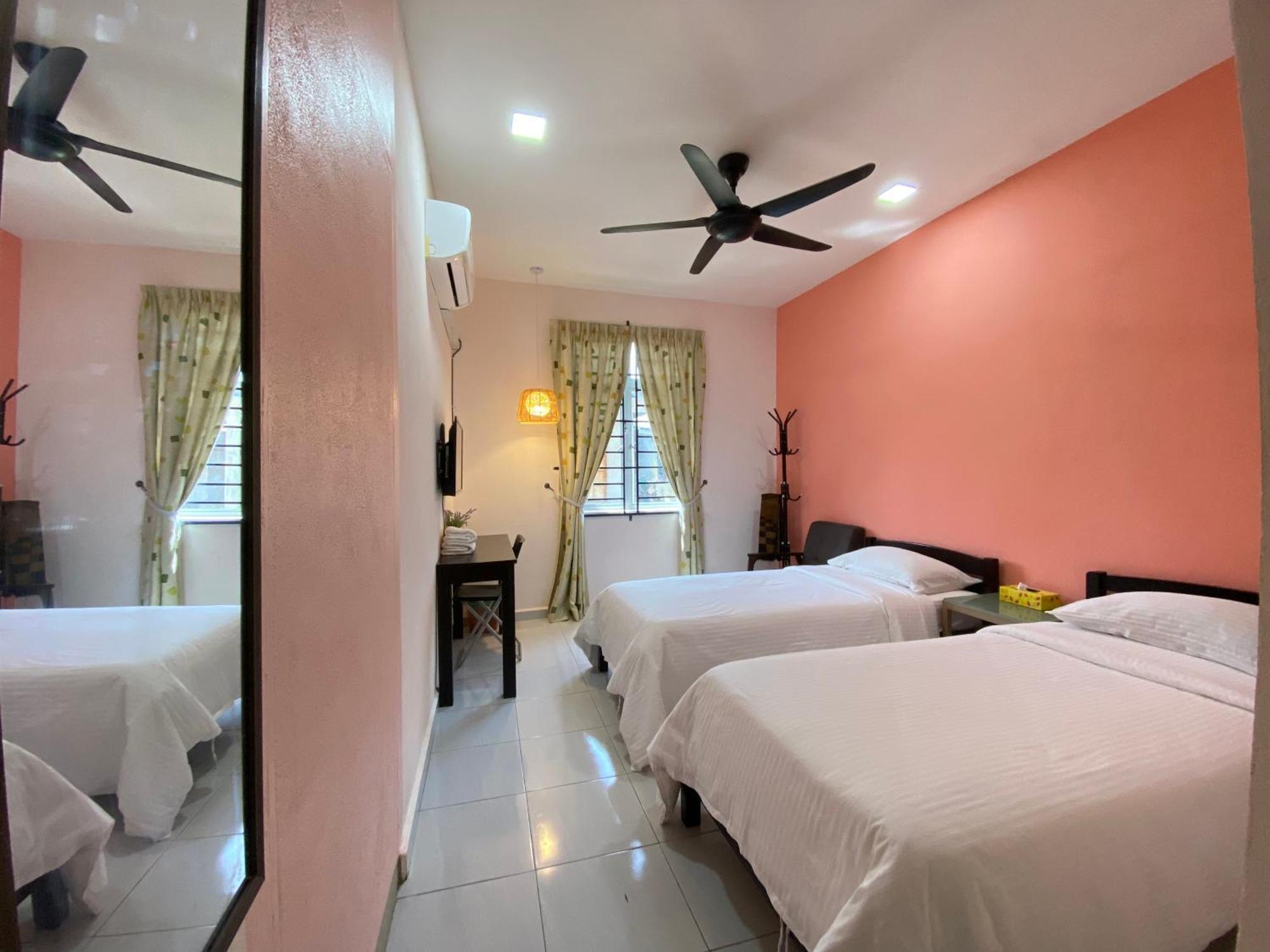 Besut Guesthouse Kampung Kuala Besut Exterior foto