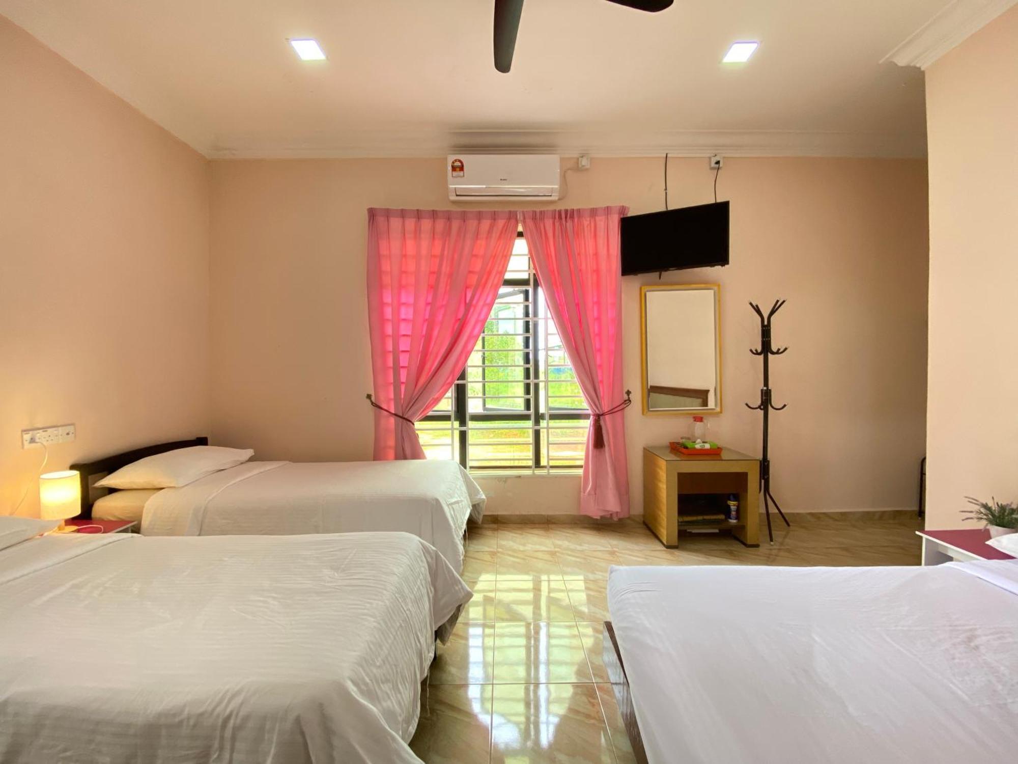 Besut Guesthouse Kampung Kuala Besut Exterior foto