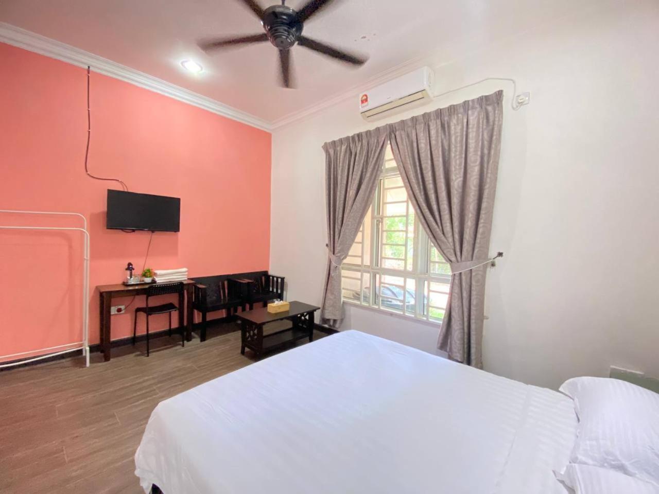 Besut Guesthouse Kampung Kuala Besut Exterior foto