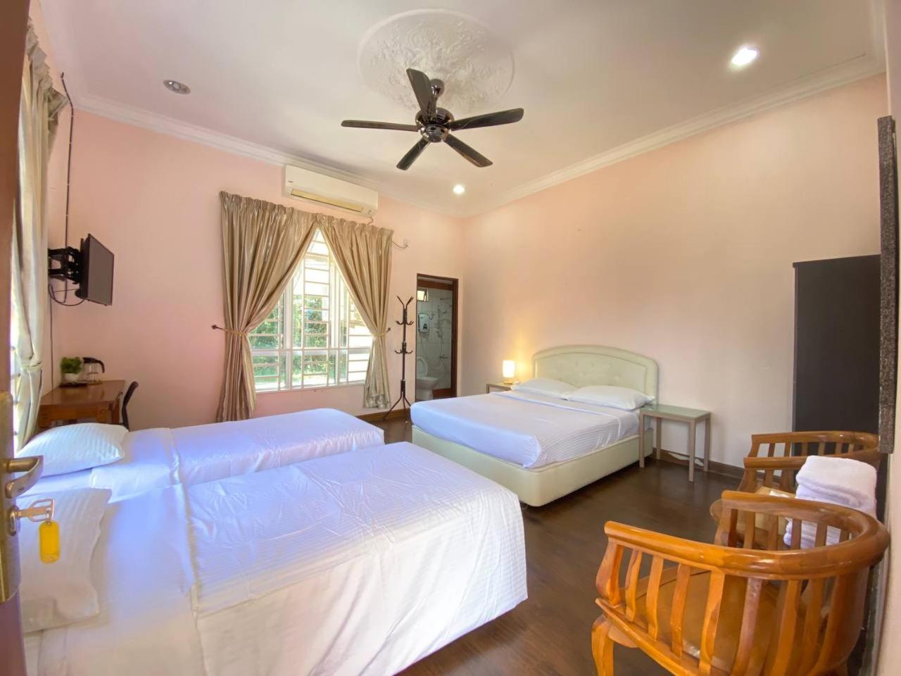 Besut Guesthouse Kampung Kuala Besut Exterior foto