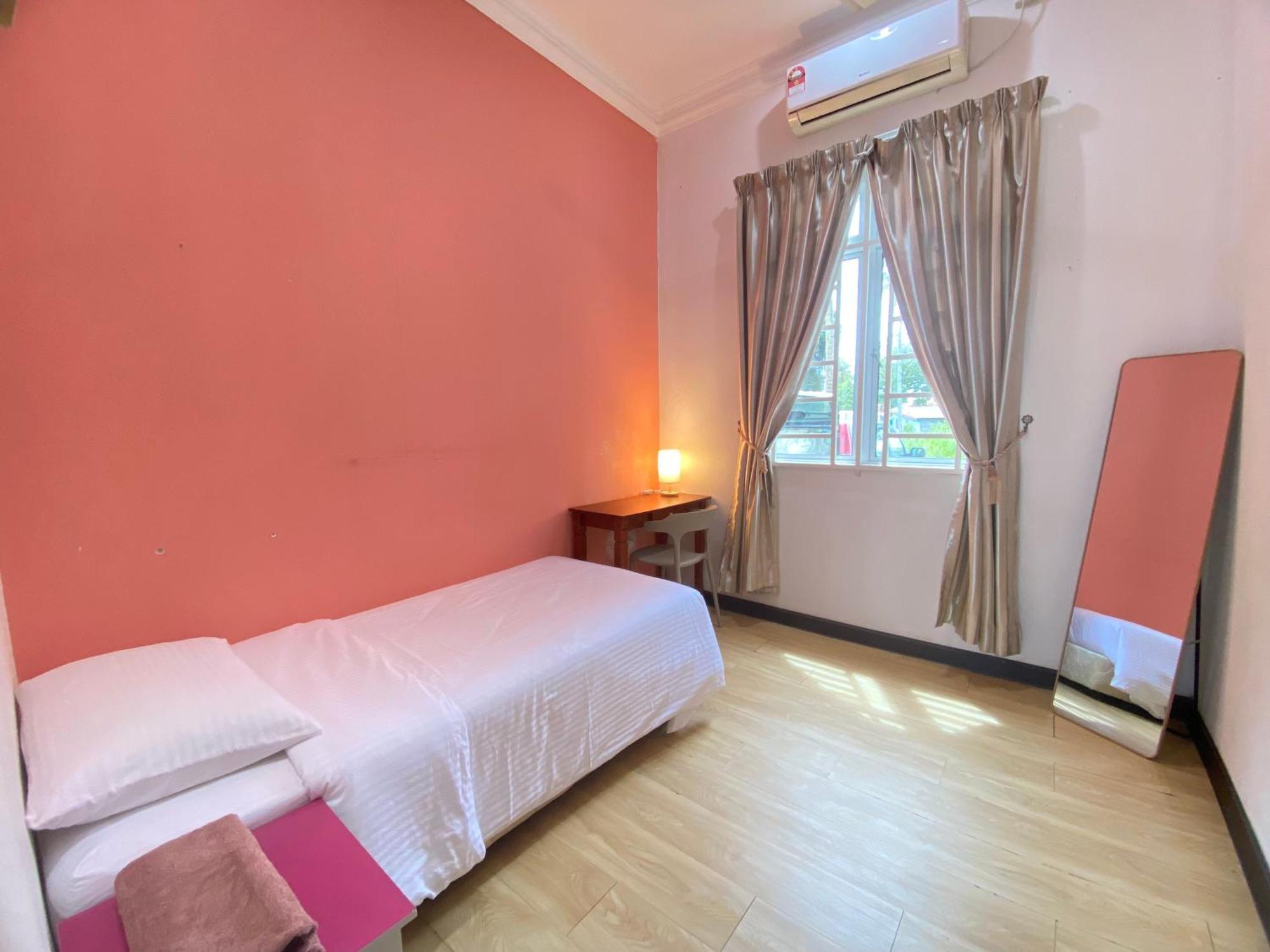 Besut Guesthouse Kampung Kuala Besut Exterior foto